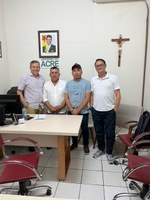 EDILEUSO SALOMÃO MATEUS KAXINAWA ACOMPANHANDO O VICE PREFEITO VALDIR